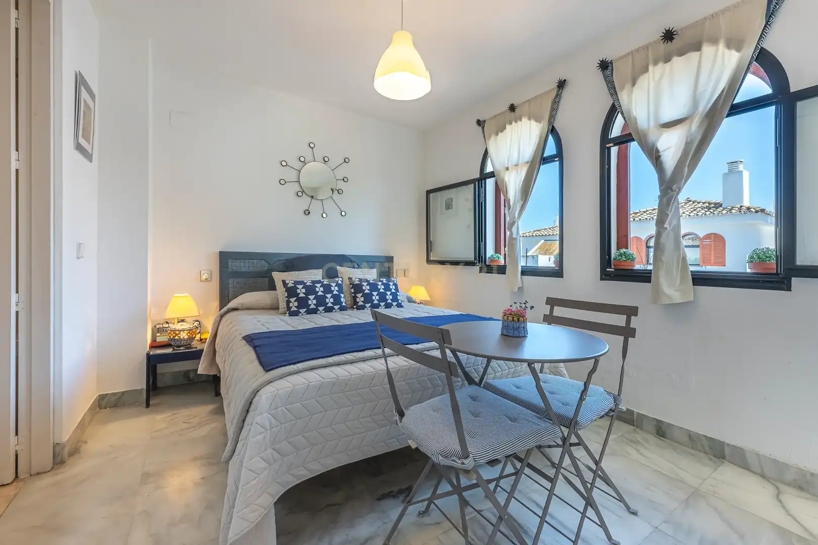 Dormitori de Casa adosada en venda en Estepona amb Jardí privat, Forn i Rentadora