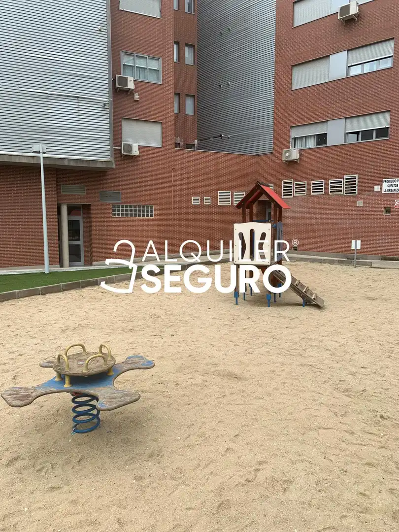 Parking de Piso de alquiler en Torrejón de Ardoz con Aire acondicionado y Calefacción