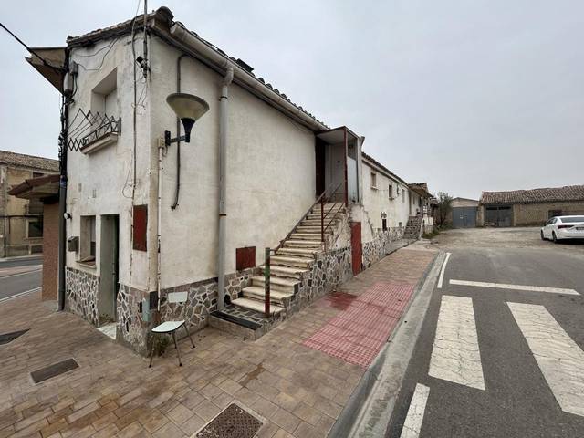 Casa-chalet en Venta en Ronda Del Convento en Valtierra