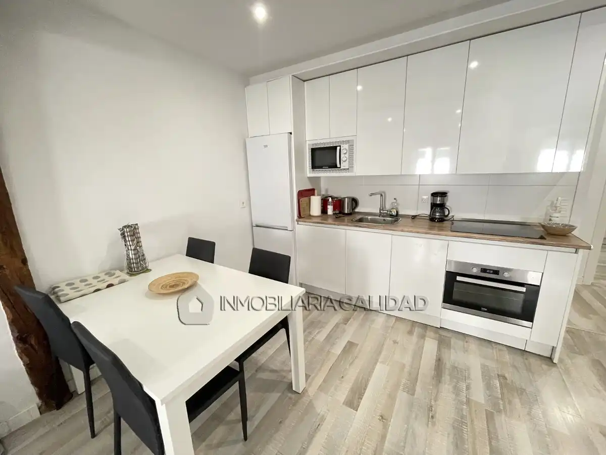 Cocina de Piso de alquiler en Burgos con Calefacción y Amueblado