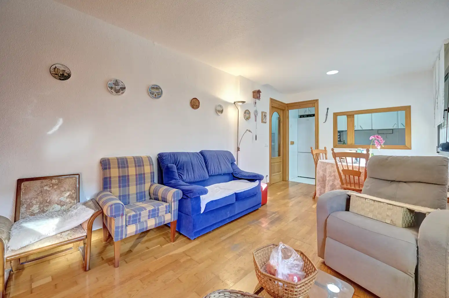 Wohnzimmer von Wohnung zum Verkauf in  Pamplona / Iruña mit Parkett, Terrasse und Abstellraum