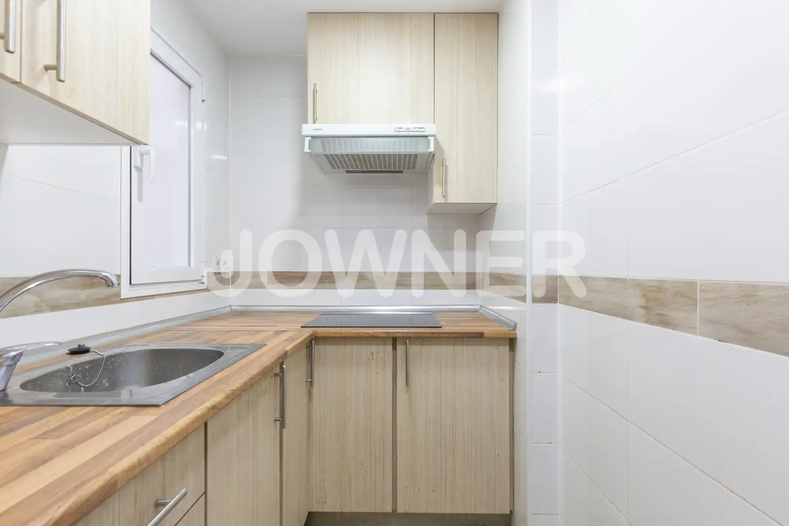 Kitchen of Office for rent in Madrid  with Air Conditioner and Heating