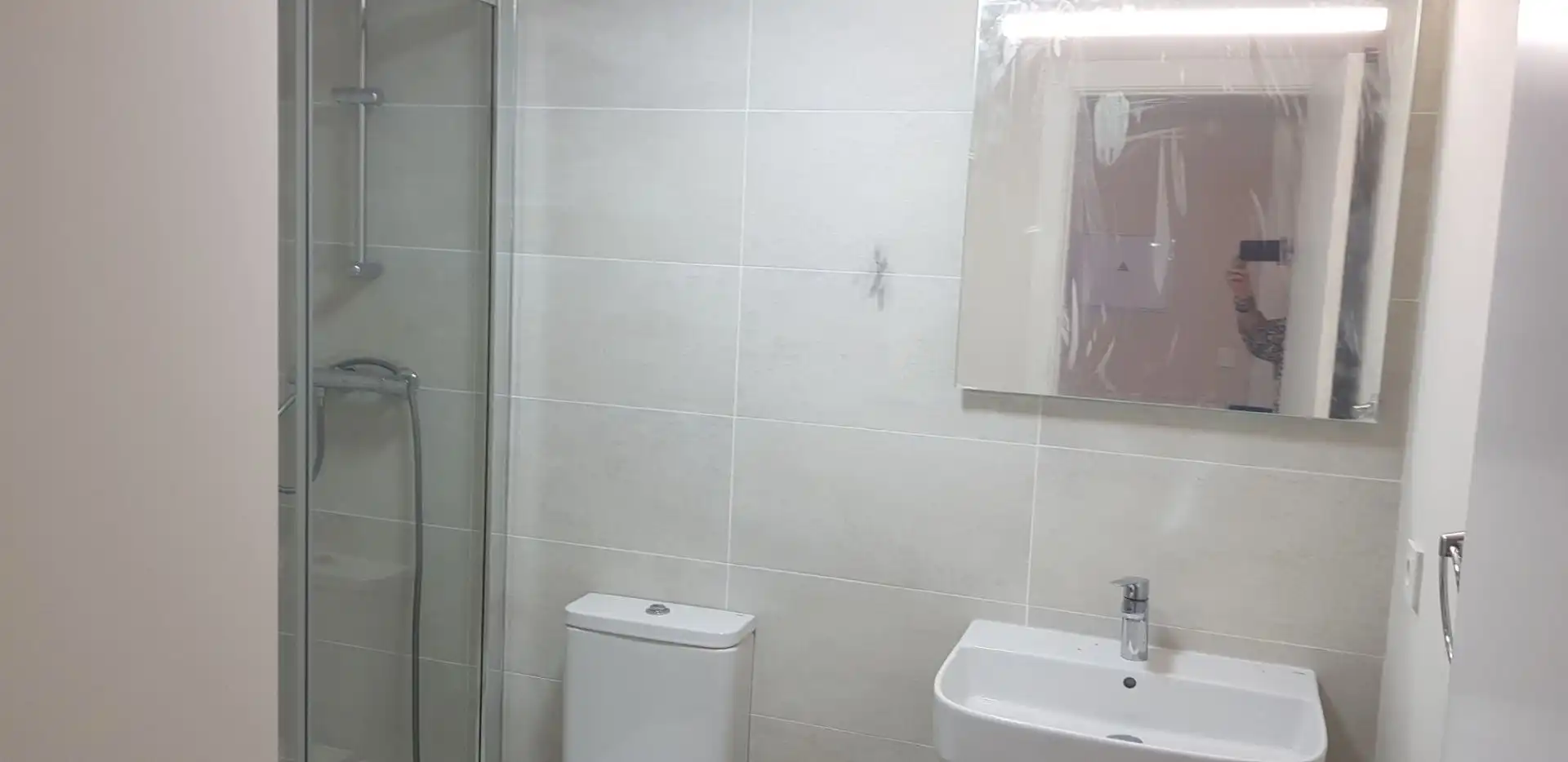 Baño de Piso de alquiler en Málaga con Aire acondicionado, Parquet y Terraza