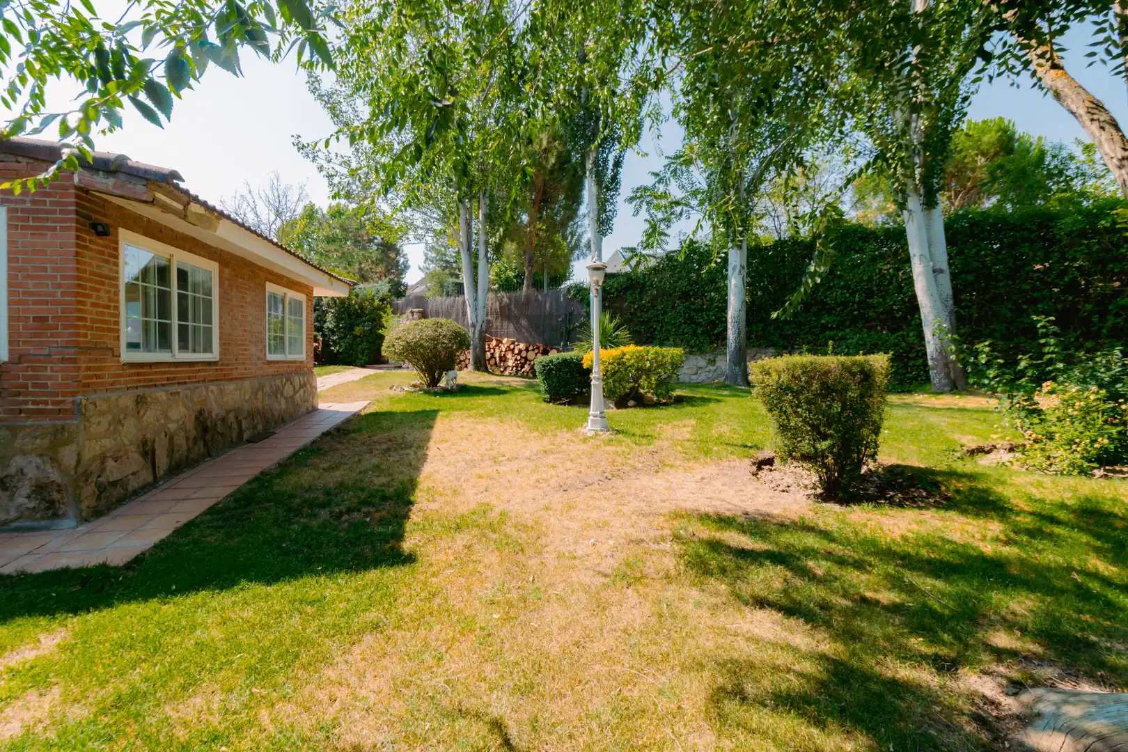 Jardí de Casa o xalet en venda en Las Rozas de Madrid amb Calefacció, Jardí privat i Parquet