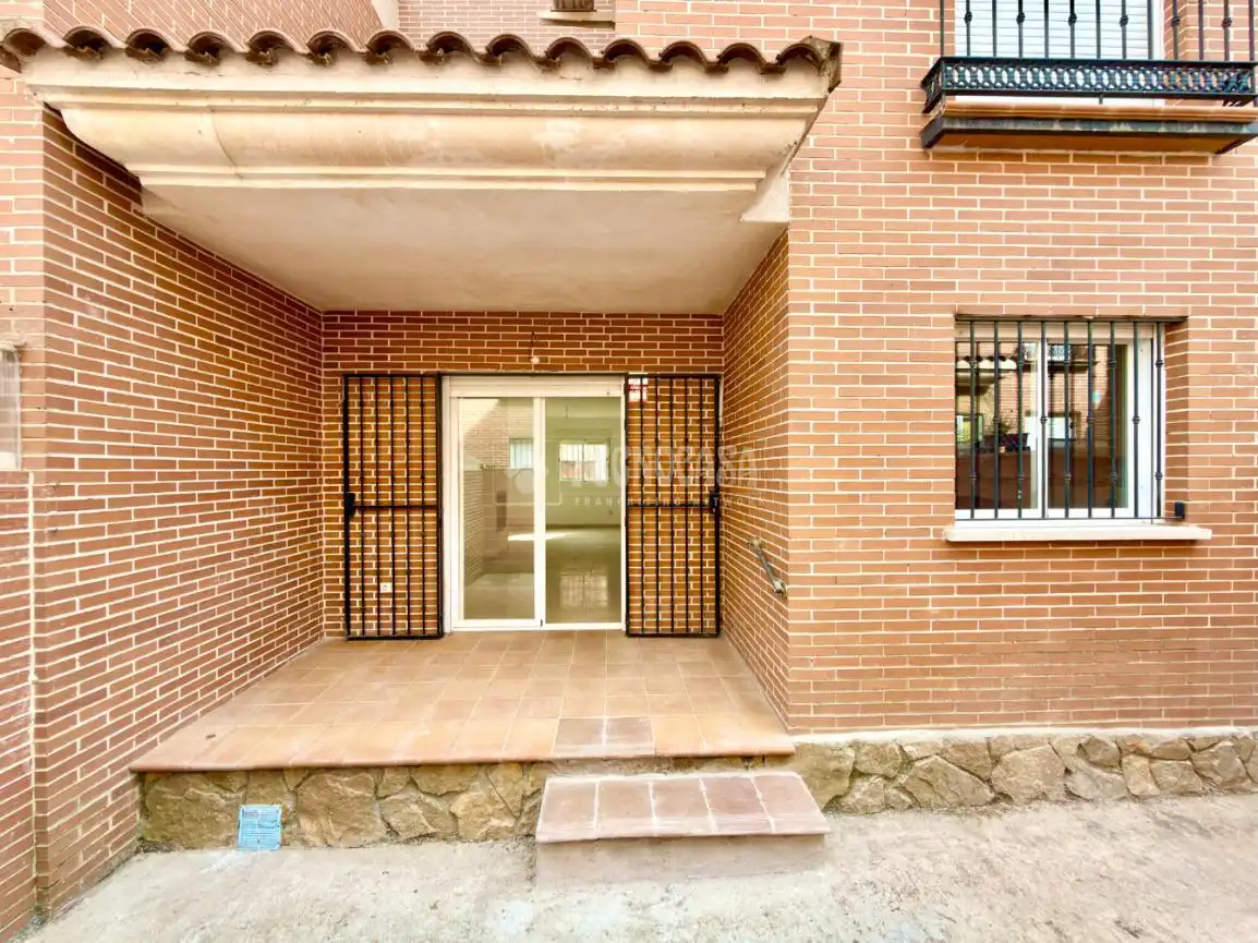 Casa adosada en venta en Valdeaveruelo con Aire acondicionado, Calefacción y Balcón