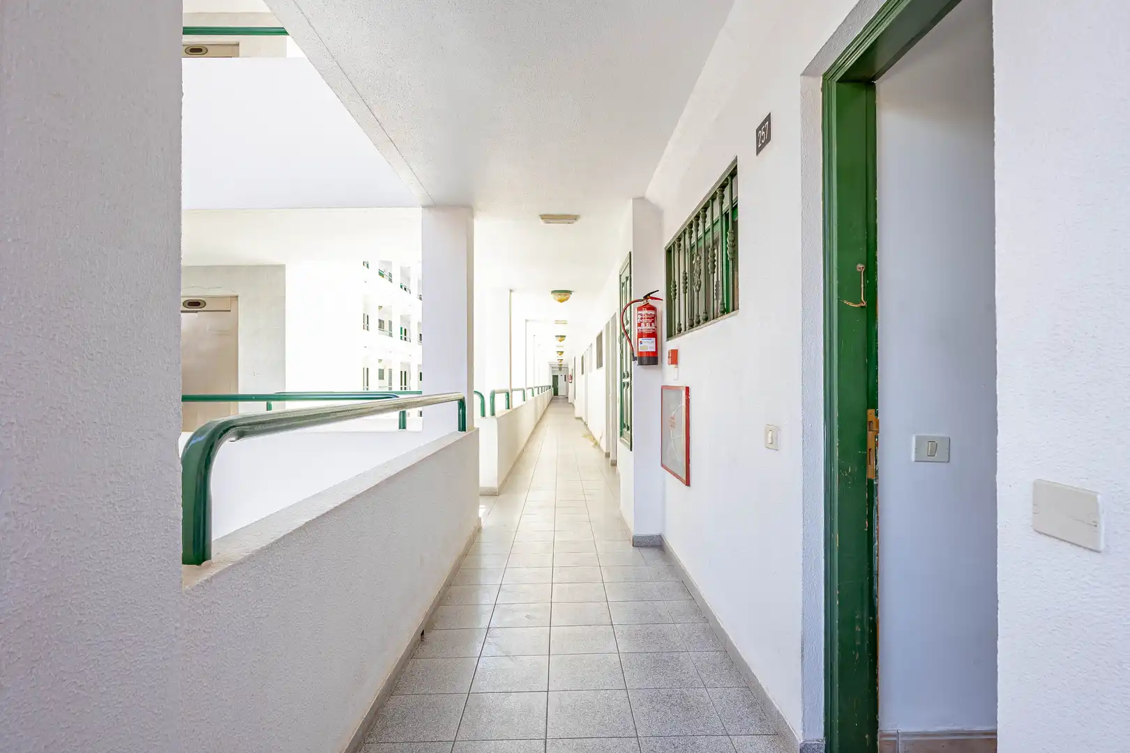 Piso en venta en San Bartolomé de Tirajana con Terraza, Piscina y Amueblado