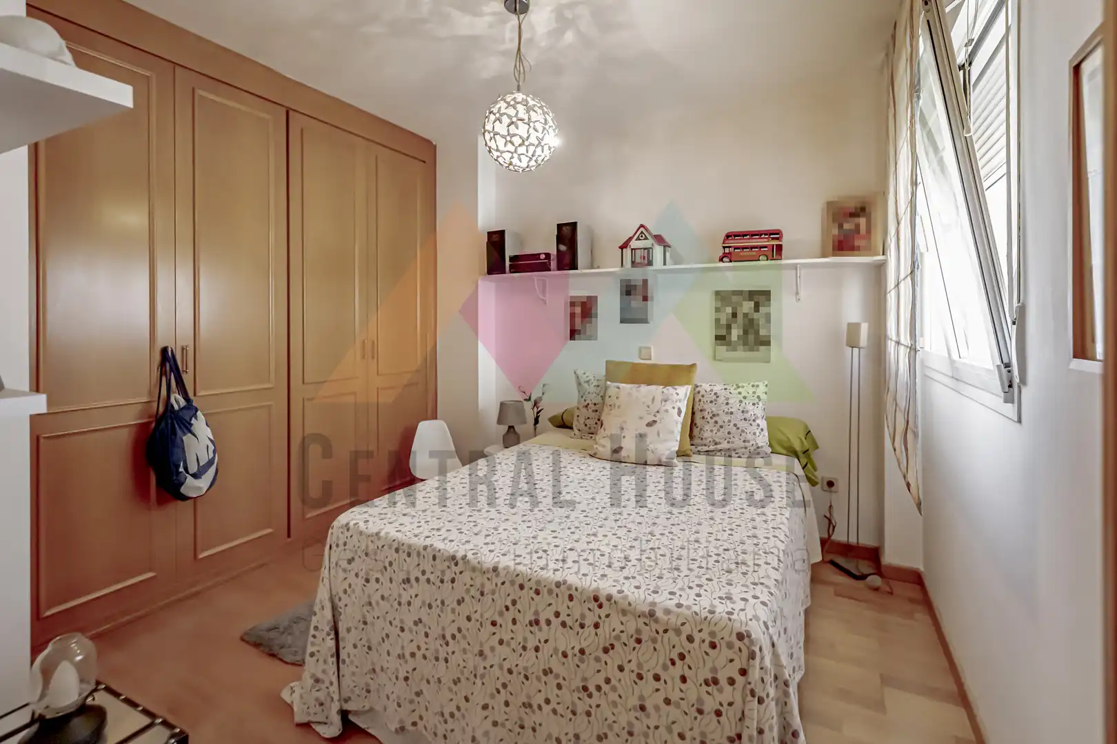 Habitación de Casa adosada en venta en Guadalajara con Aire acondicionado, Calefacción y Jardín privado