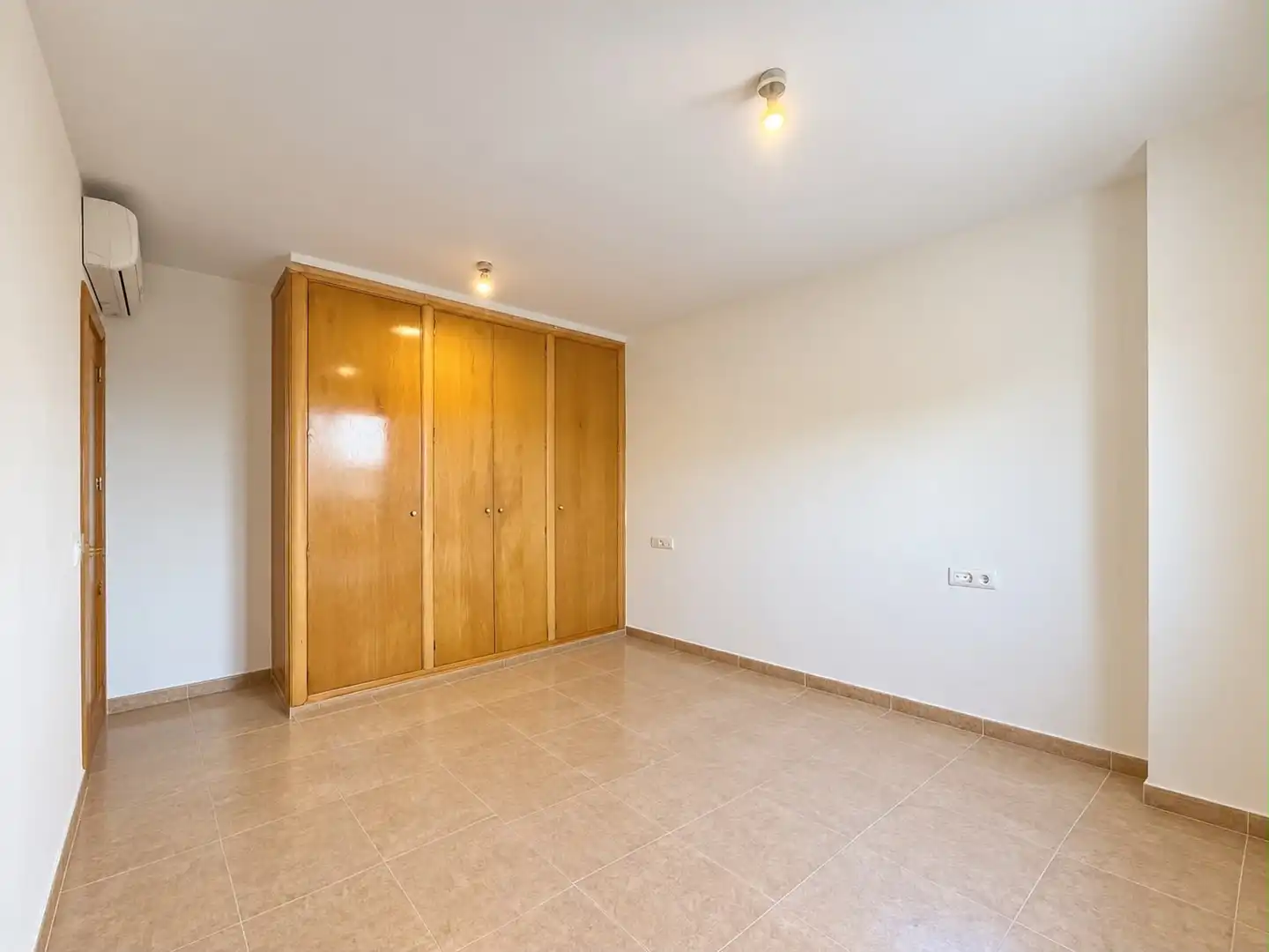 Reihenhaus mit Terrasse zum Verkauf in Carrer de la Ribeta 68a, imagen 13