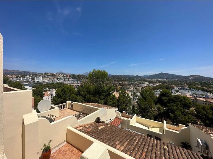 Vista exterior de Àtic en venda en Calvià amb Aire condicionat