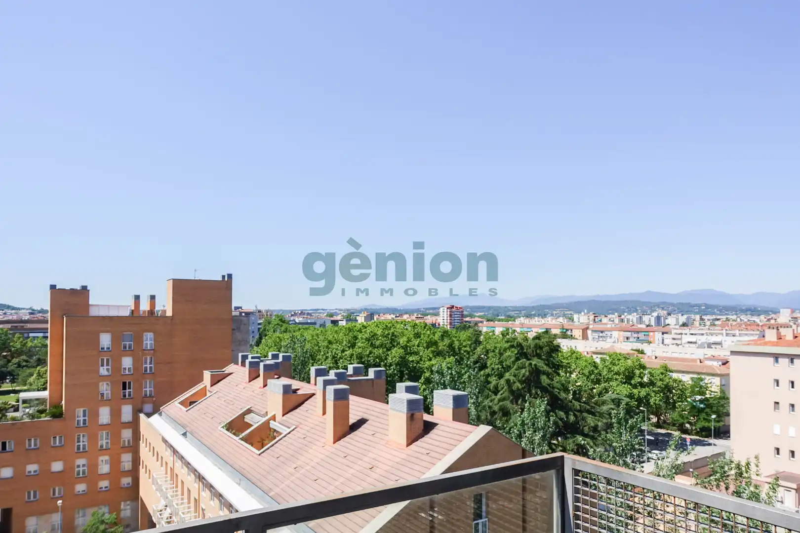 Ático en venta en Girona con Aire acondicionado, Calefacción y Terraza
