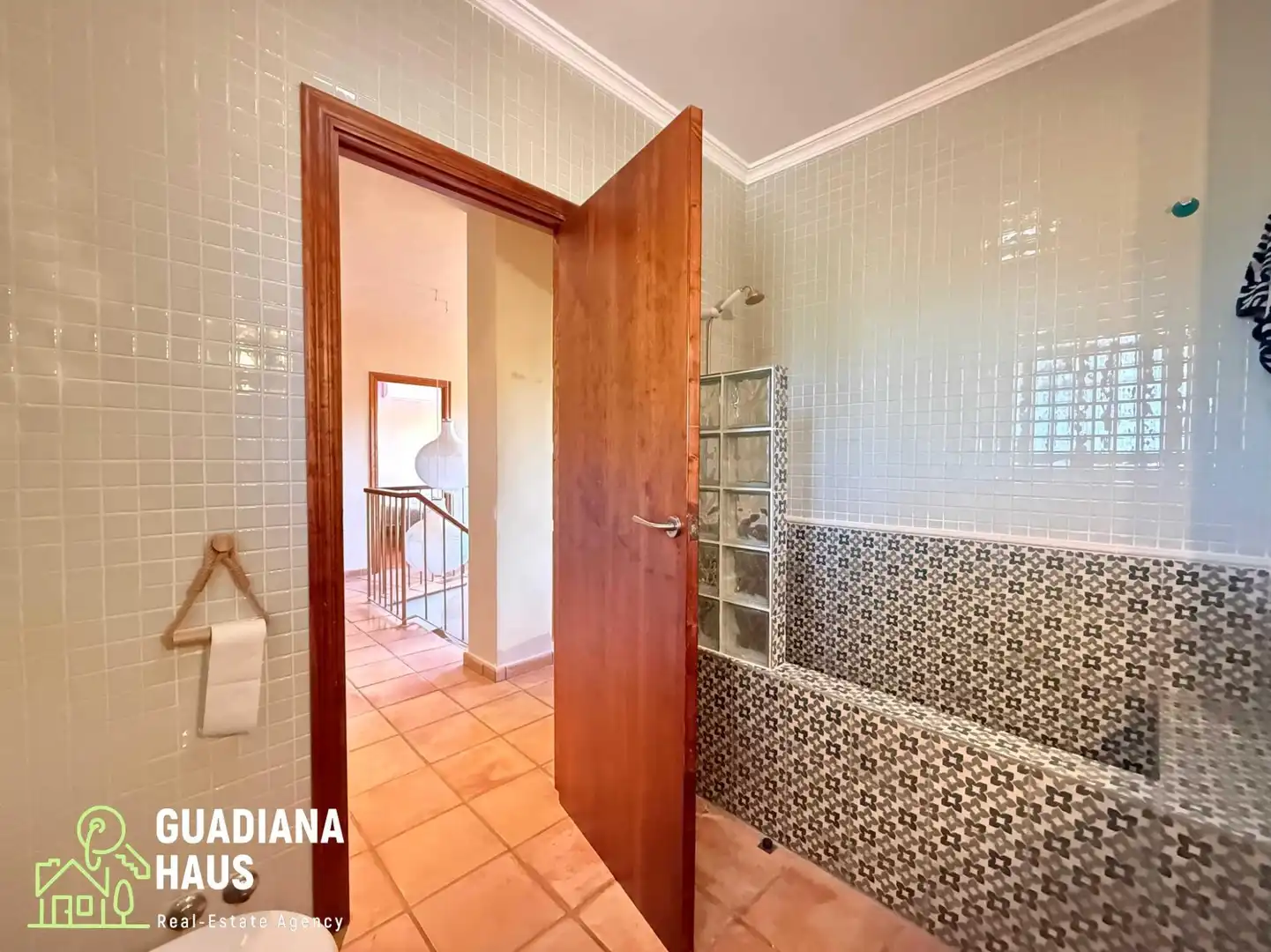 Bathroom of Houses for sale in Ayamonte  with Air Conditioner, Private garden and Terrace