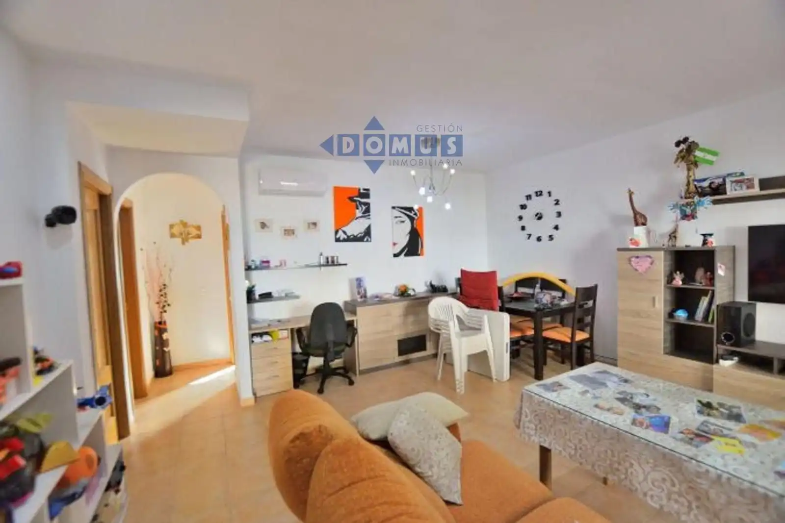 Sala d'estar de Casa adosada en venda en Benaoján amb Aire condicionat, Calefacció i Terrassa