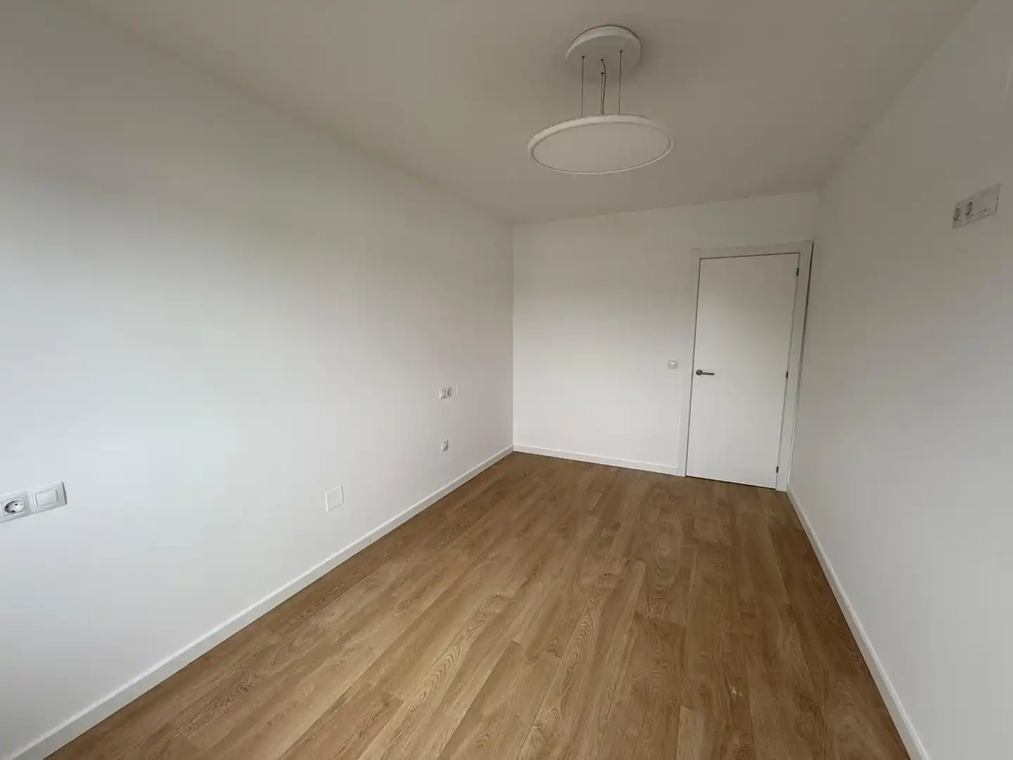 Habitación de Casa adosada en venta en Lugo con Calefacción y Jardín privado