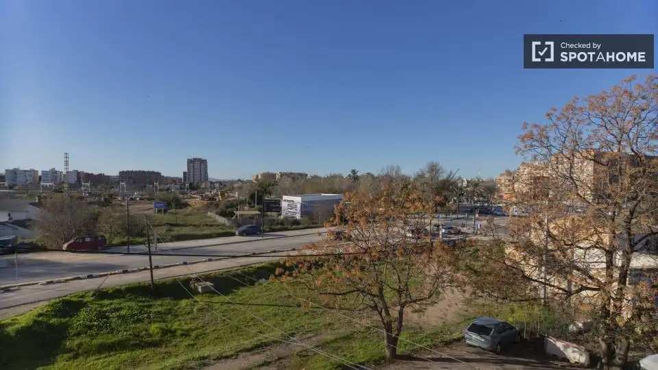 Außenansicht von Wohnung zur Miete in Valencia mit Klimaanlage, Heizung und Möbliert