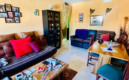 Sala d'estar de Pis en venda en Recas amb Aire condicionat i Moblat
