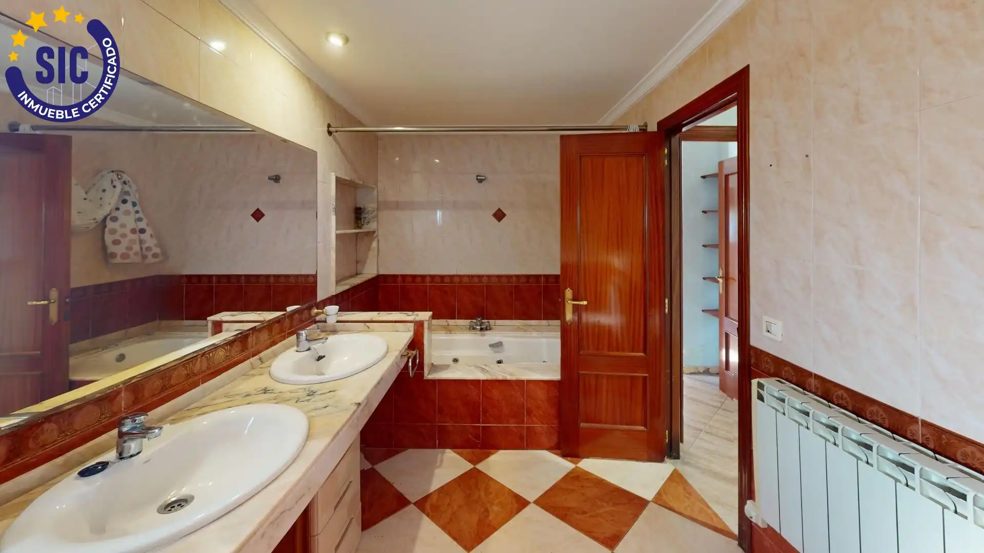 Bany de Casa o xalet en venda en Oliva amb Aire condicionat, Jardí privat i Terrassa