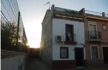 Adossat en venda a Villaverde del Río