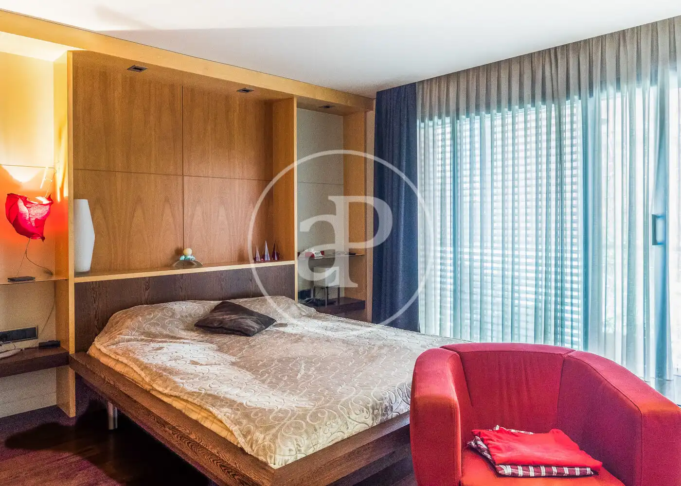Habitación de Casa adosada en venta en Barcelona con Aire acondicionado, Calefacción y Jardín privado