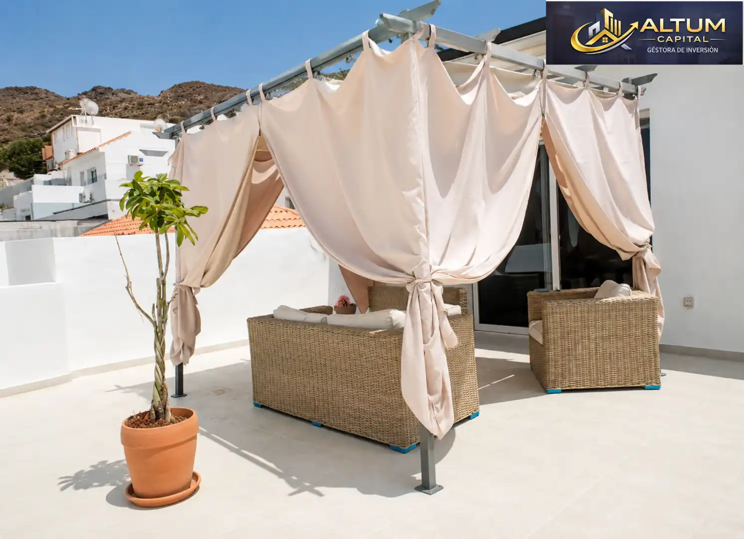 Detached house with pool for sale in Calle Castilla, imagen 5
