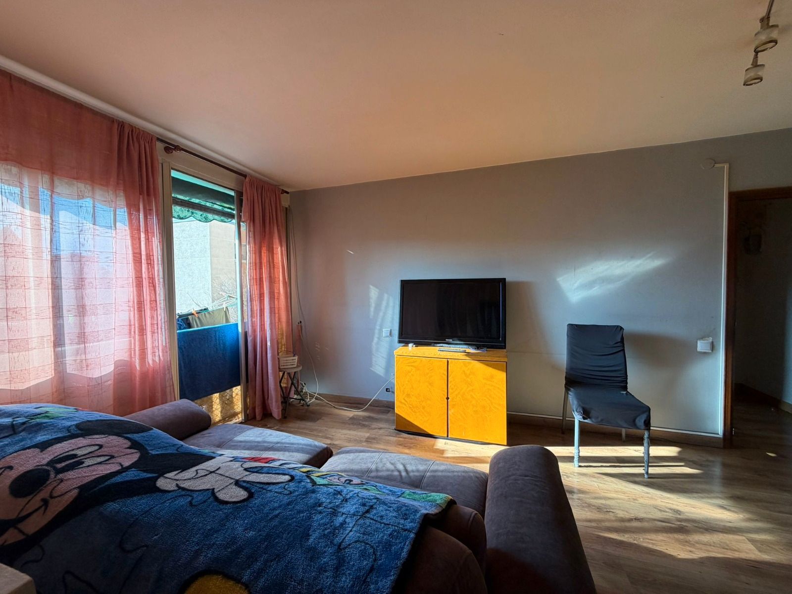 Living room of Flat for sale in  Barcelona Capital  with Storage room and Oven
