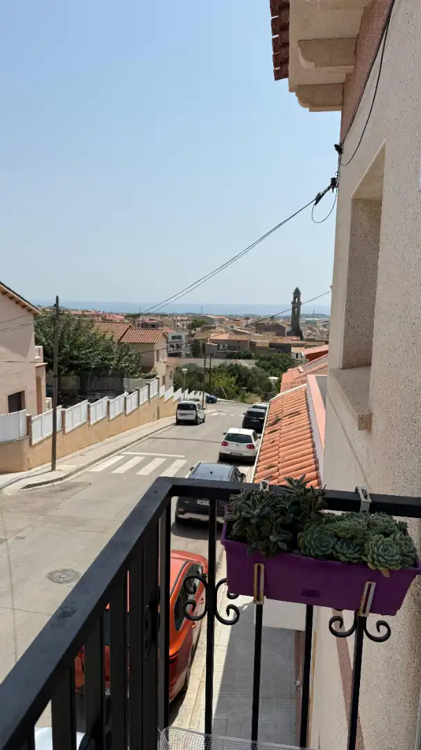Vista exterior de Casa adosada en venta en Roda de Berà con Calefacción, Jardín privado y Terraza