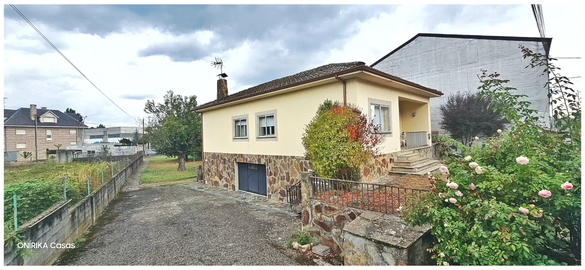 Exterior view of Houses for sale in Sarria  with Heating, Private garden and Parquet flooring