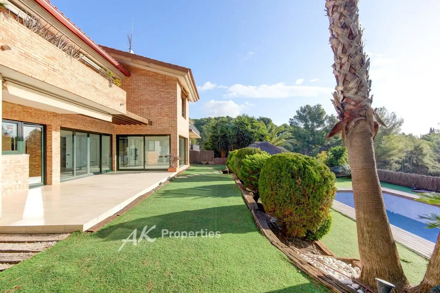 Außenansicht von Haus oder Chalet zur Miete in Castelldefels mit Klimaanlage, Privatgarten und Terrasse