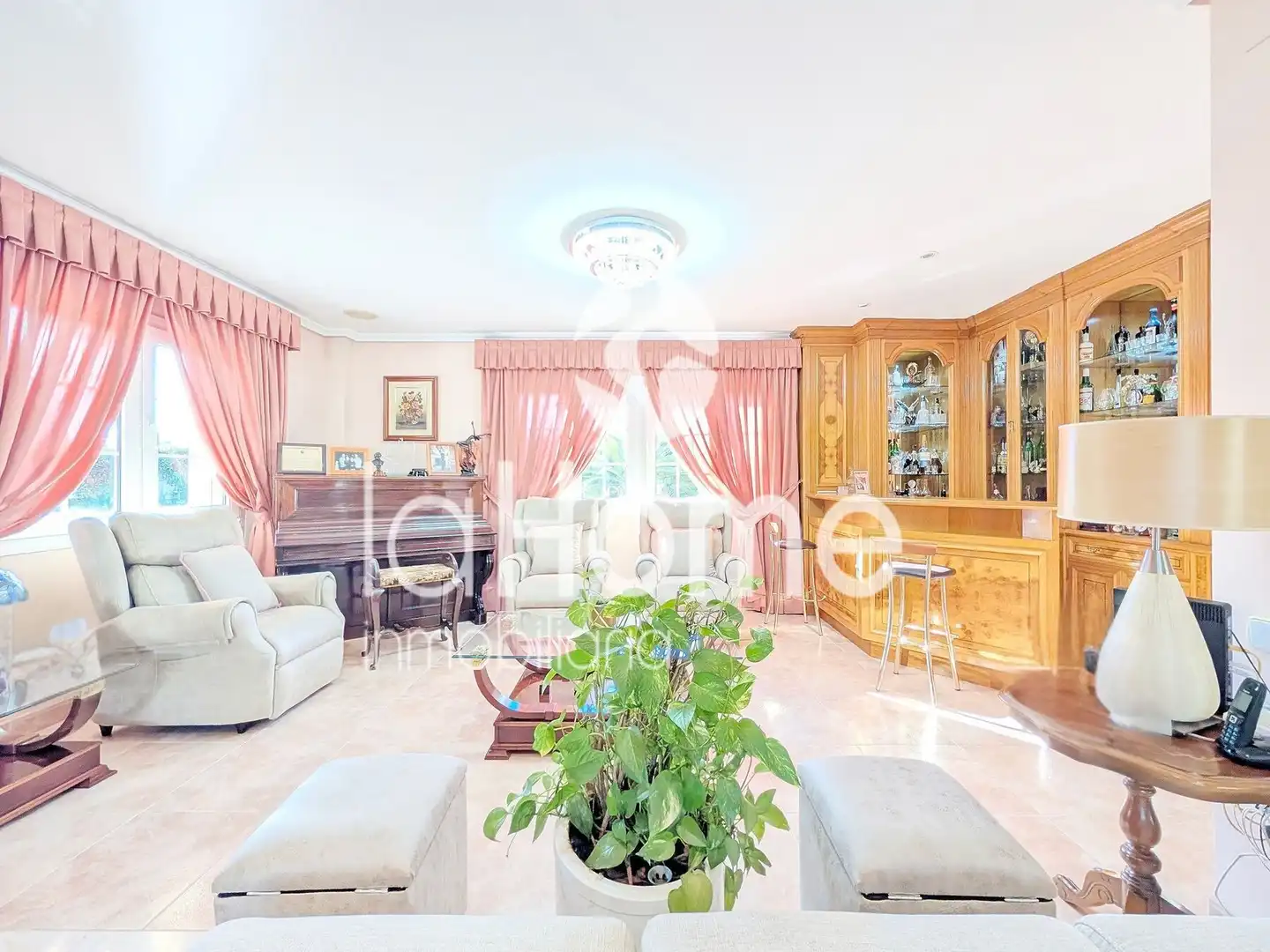 Sala de estar de Casa o chalet en venta en L'Eliana con Aire acondicionado, Calefacción y Jardín privado