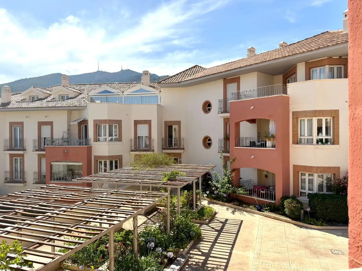 Vista exterior de Apartament en venda en Benalmádena amb Aire condicionat, Calefacció i Terrassa