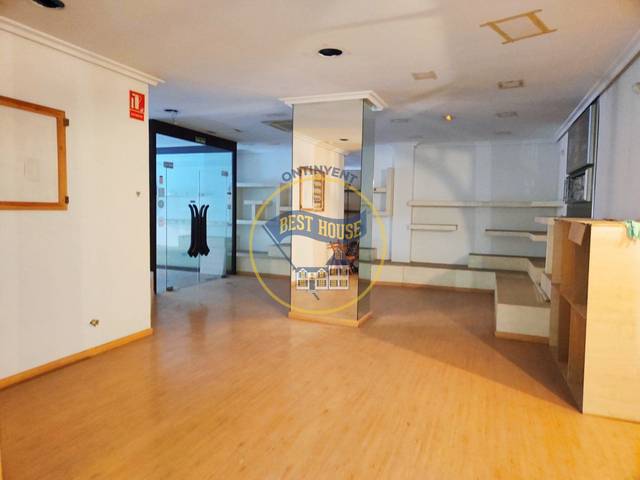 Local comercial en Alquiler en Sant Josep - Zona Hospital