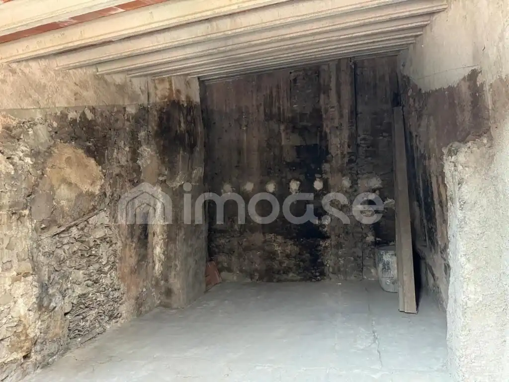 Casa adosada en venda en La Pobla de Lillet amb Calefacció, Moblat i Balcó