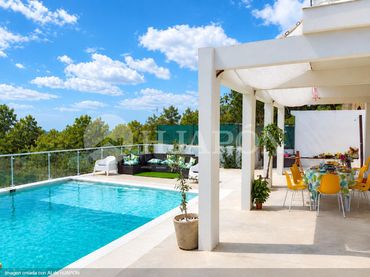Casa con piscina en venta en Centre