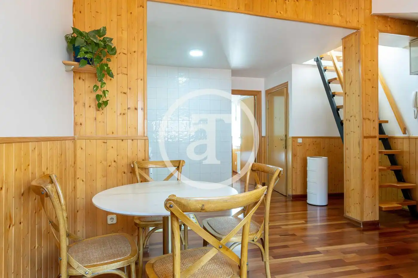 Comedor de Ático de alquiler en Madrid con Aire acondicionado, Calefacción y Amueblado