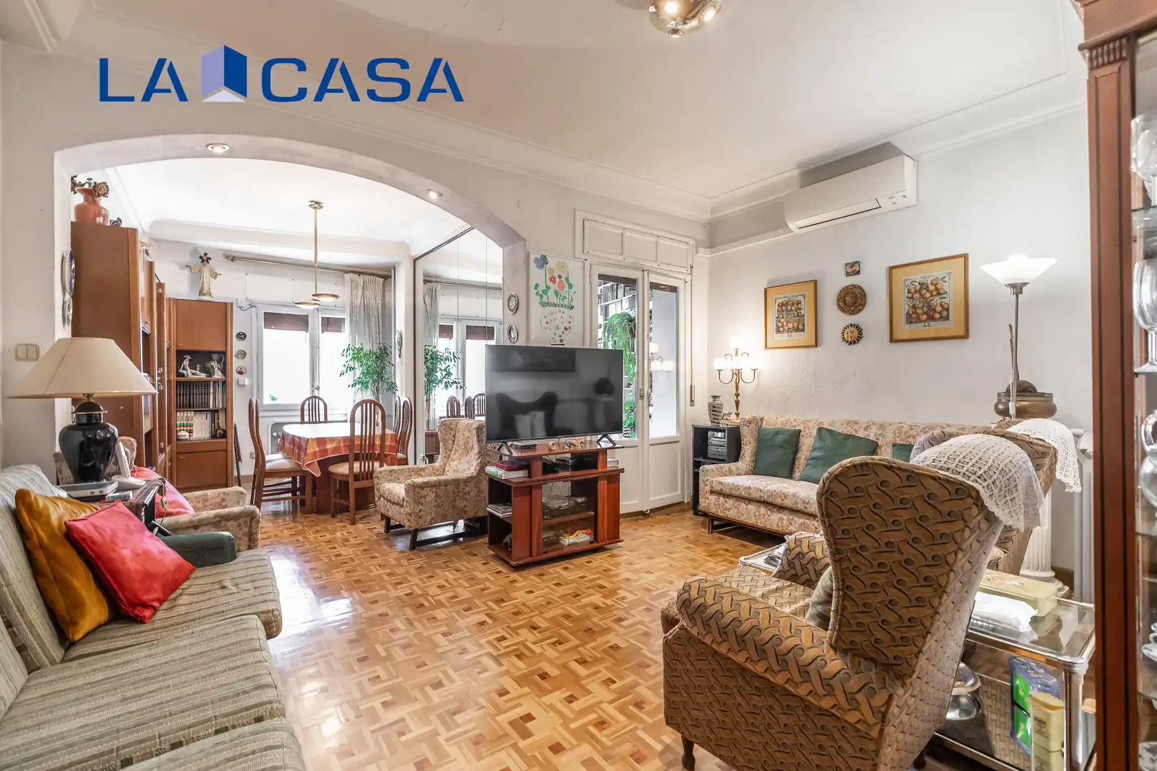 Sala de estar de Piso en venta en  Madrid Capital con Calefacción y Terraza