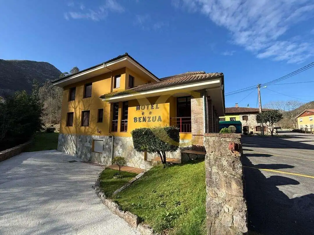 Buildings for sale in Llanes