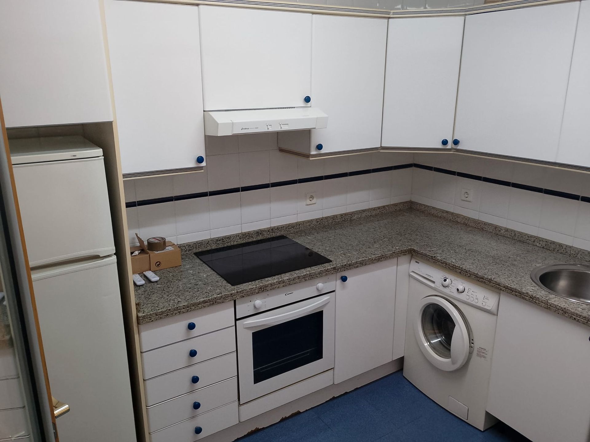 Cuina de Apartament en venda en Oviedo  amb Calefacció, Parquet i Forn