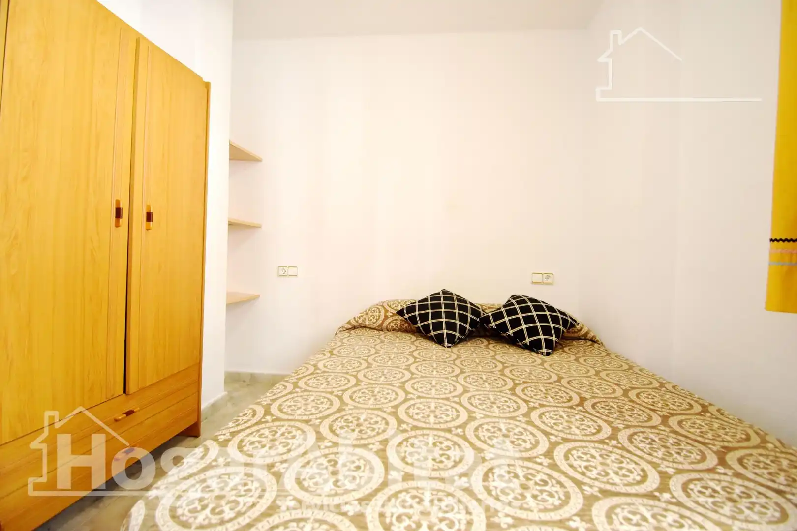 Schlafzimmer von Wohnung zum Verkauf in Piles mit Möbliert