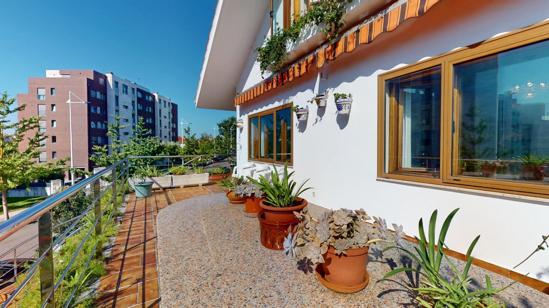 Terrassa de Casa o xalet en venda en Santander amb Calefacció, Jardí privat i Parquet