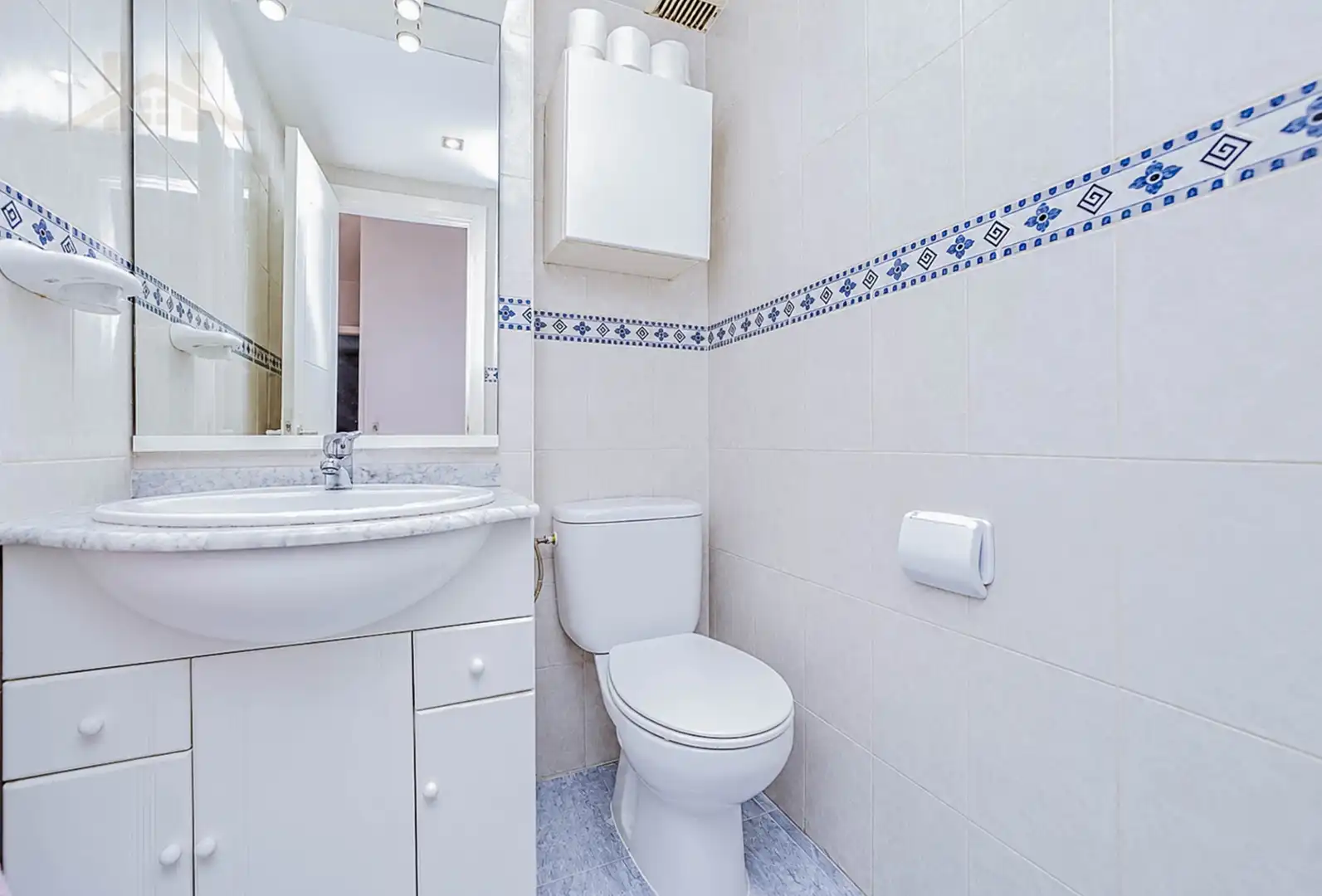 Badezimmer von Wohnung zum Verkauf in Villanueva del Pardillo mit Klimaanlage, Heizung und Parkett