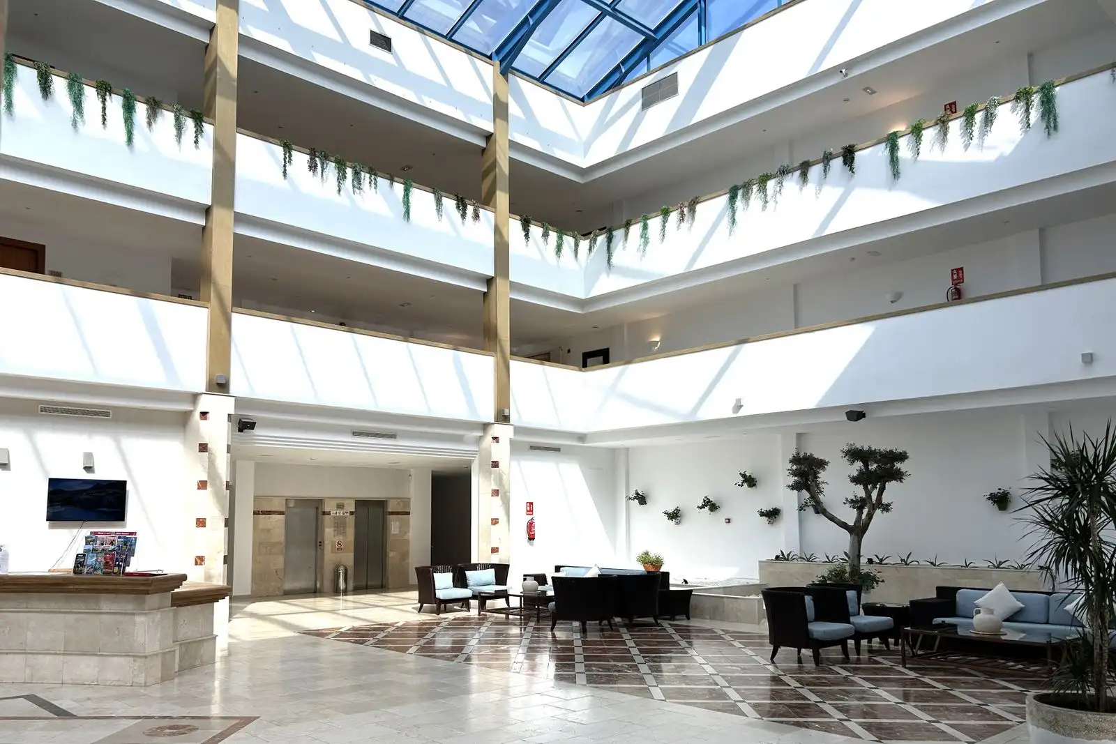 Pis en venda en Benahavís amb Moblat i Piscina comunitària
