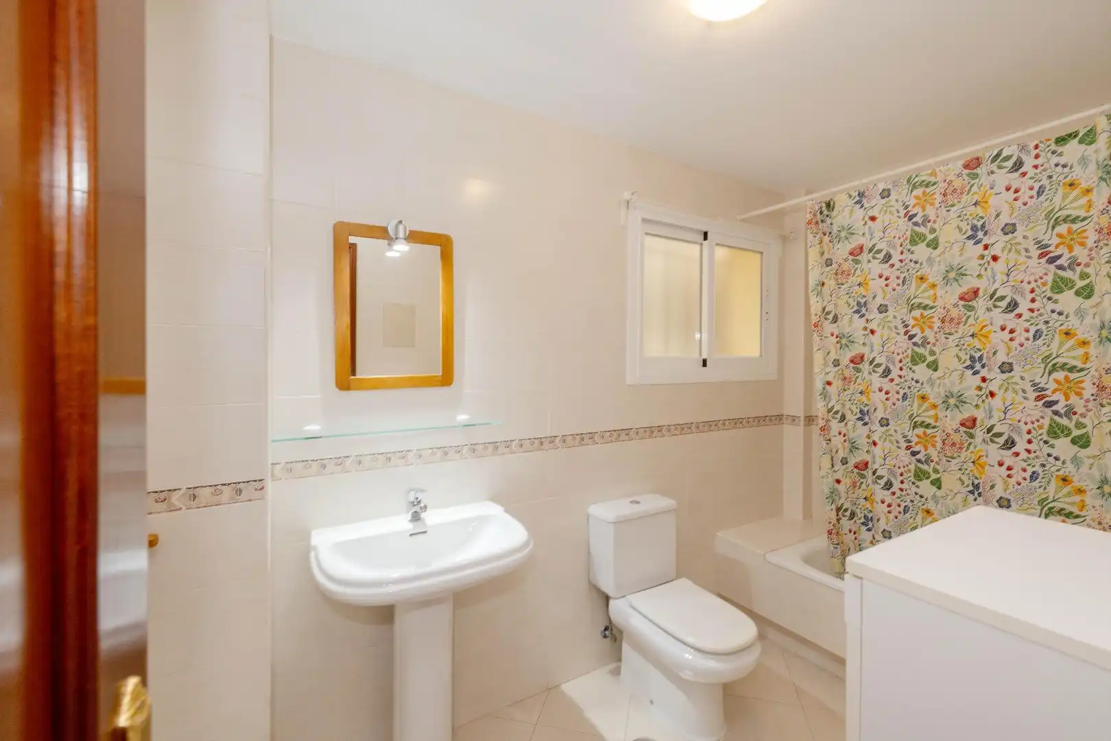 Badezimmer von Wohnung zum Verkauf in Almogía mit Klimaanlage, Terrasse und Abstellraum
