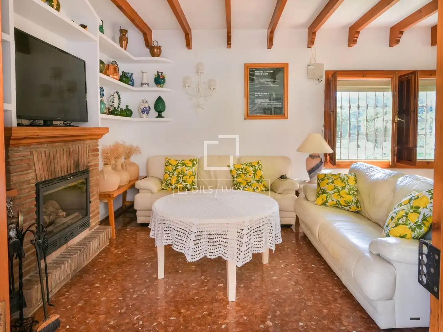 Sala d'estar de Casa o xalet en venda en Málaga amb Aire condicionat, Calefacció i Jardí privat