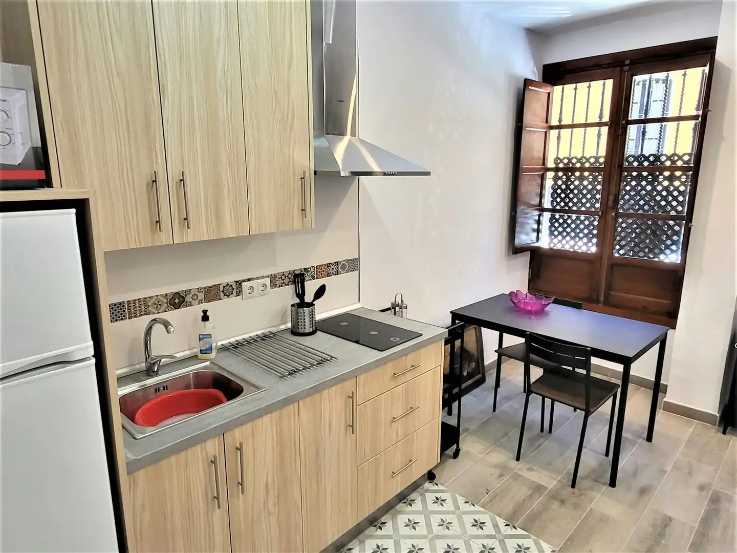 Küche von Wohnung zur Miete in Sevilla mit Klimaanlage, Heizung und Privatgarten