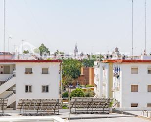 Exterior view of Flat for sale in  Sevilla Capital  with Balcony and Alarm