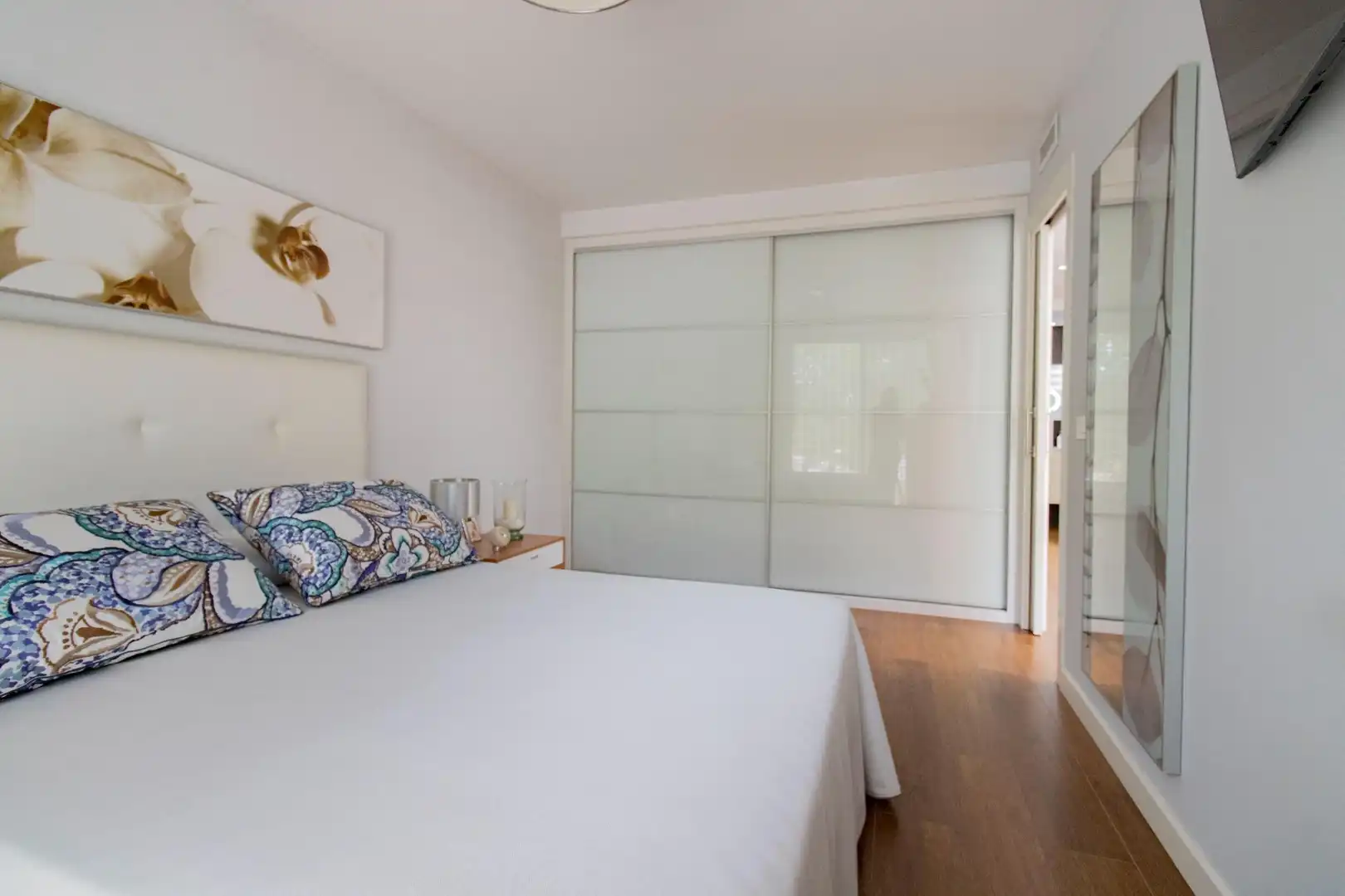 Bedroom of Houses for sale in Quart de Poblet