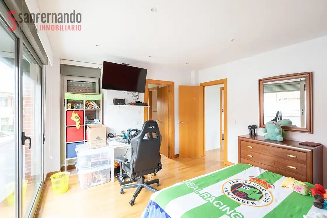Dormitori de Casa o xalet en venda en Piélagos amb Calefacció, Jardí privat i Traster