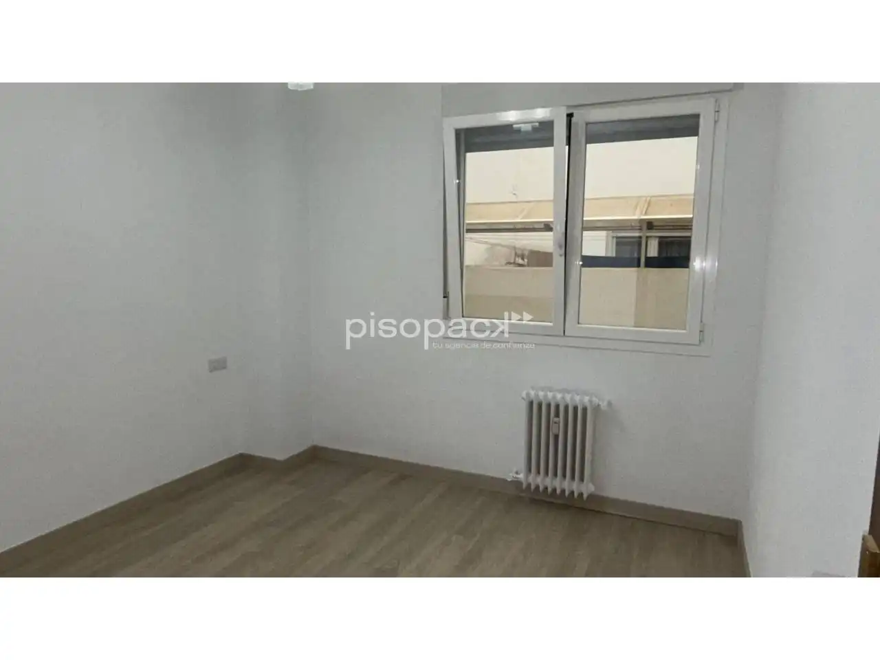 Bedroom of Flat for sale in  Pamplona / Iruña  with Heating, Parquet flooring and Terrace