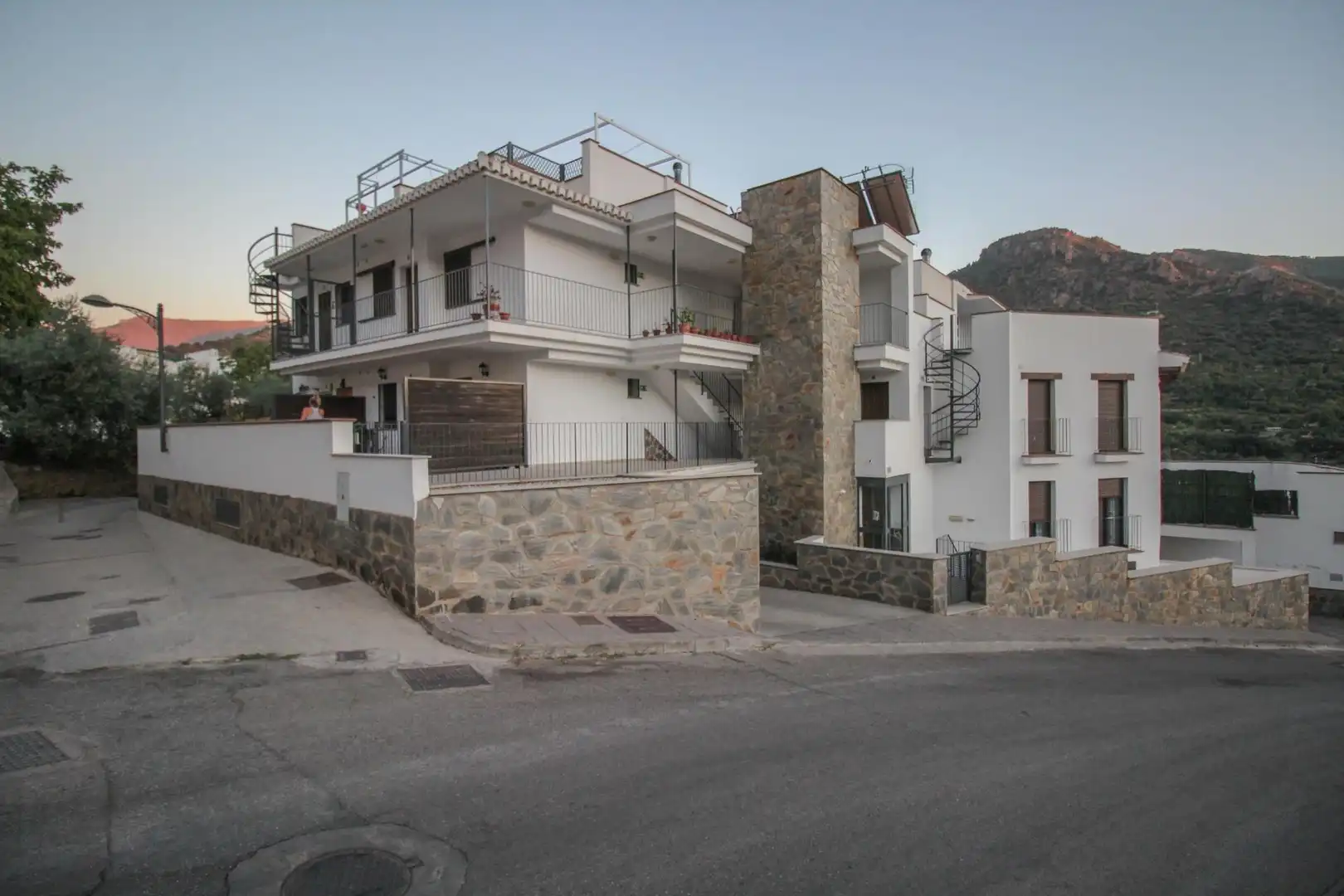 Exterior view of Flat for sale in Güéjar Sierra  with Air Conditioner and Community pool