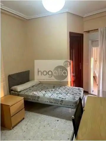 Habitación de Piso de alquiler en Sevilla con Aire acondicionado, Terraza y Amueblado