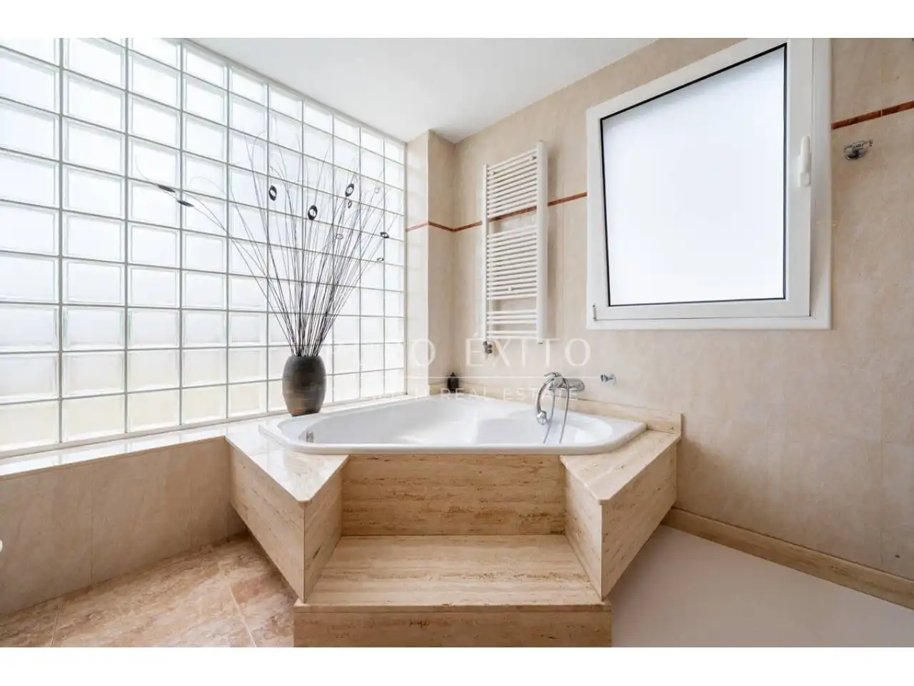 Baño de Casa o chalet en venta en El Pla de Santa Maria con Aire acondicionado, Jardín privado y Terraza